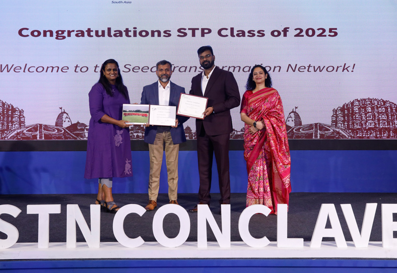 Shiva receiving the certificate