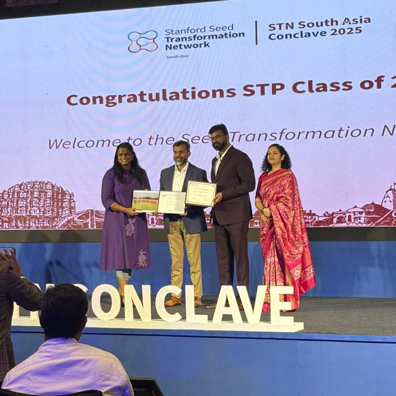 Shiva receiving the award